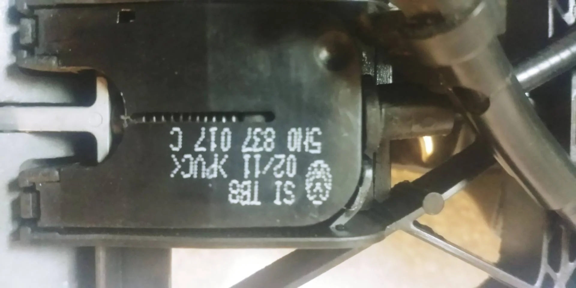 ручка наружная двери правой Volkswagen Touareg 2 7P6 2011