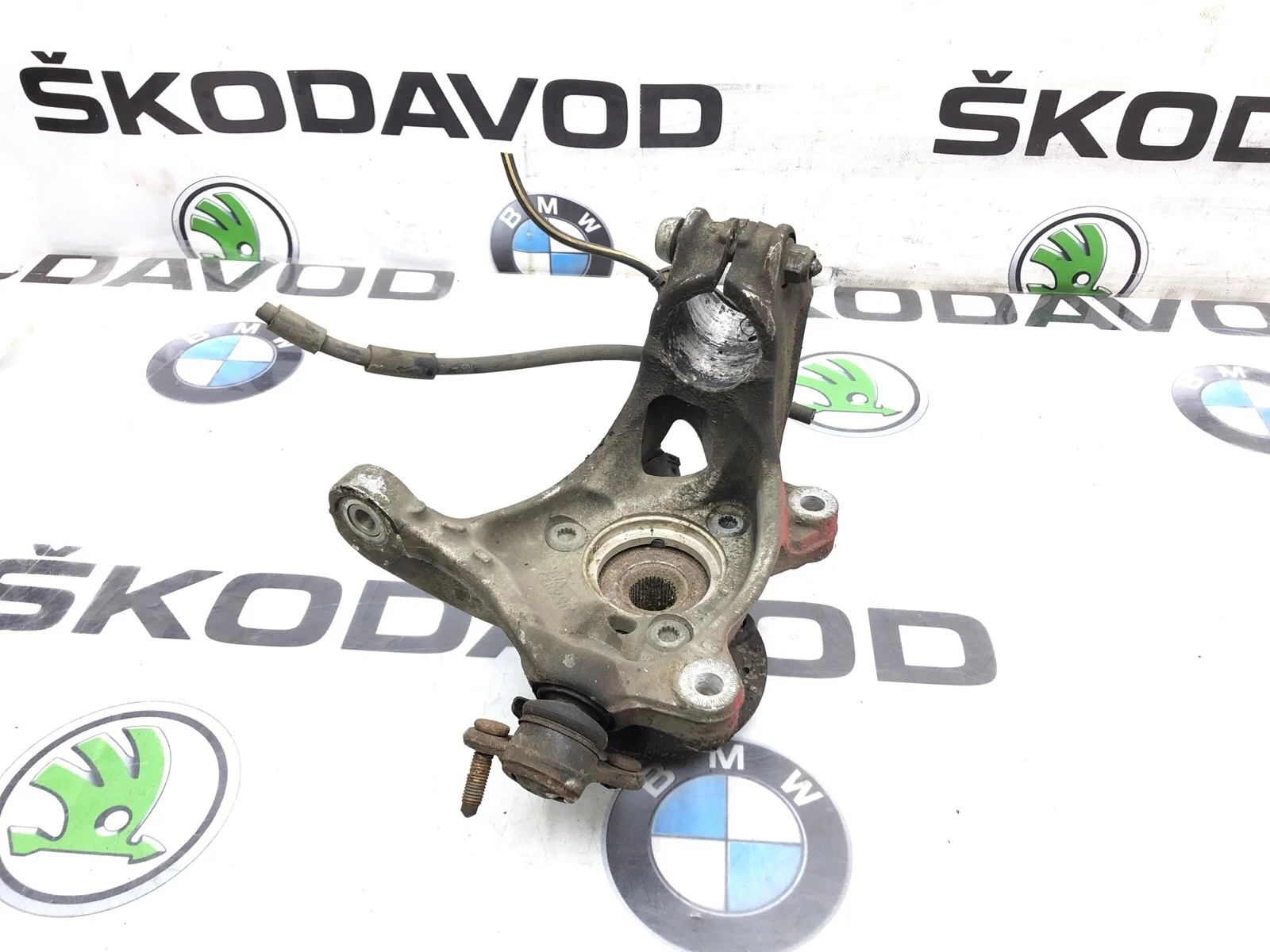 Кулак поворотный Skoda Superb 2018 5Q0407253A 3 (3V) 1.6 DCXA, передний левый