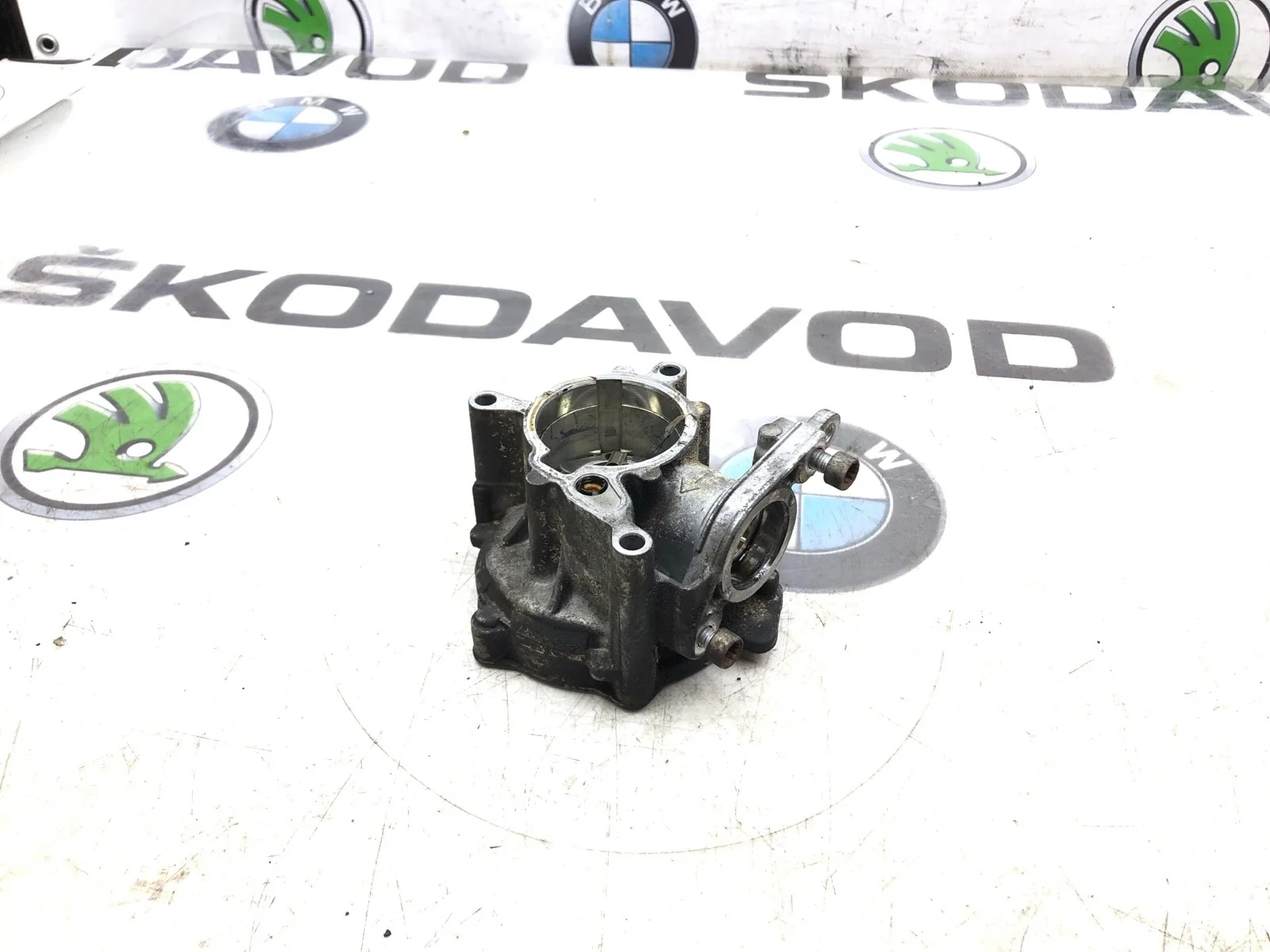 Насос вакуумный Skoda Octavia Rs 2010 06J145100C A5 (1Z) 2.0 CCZA