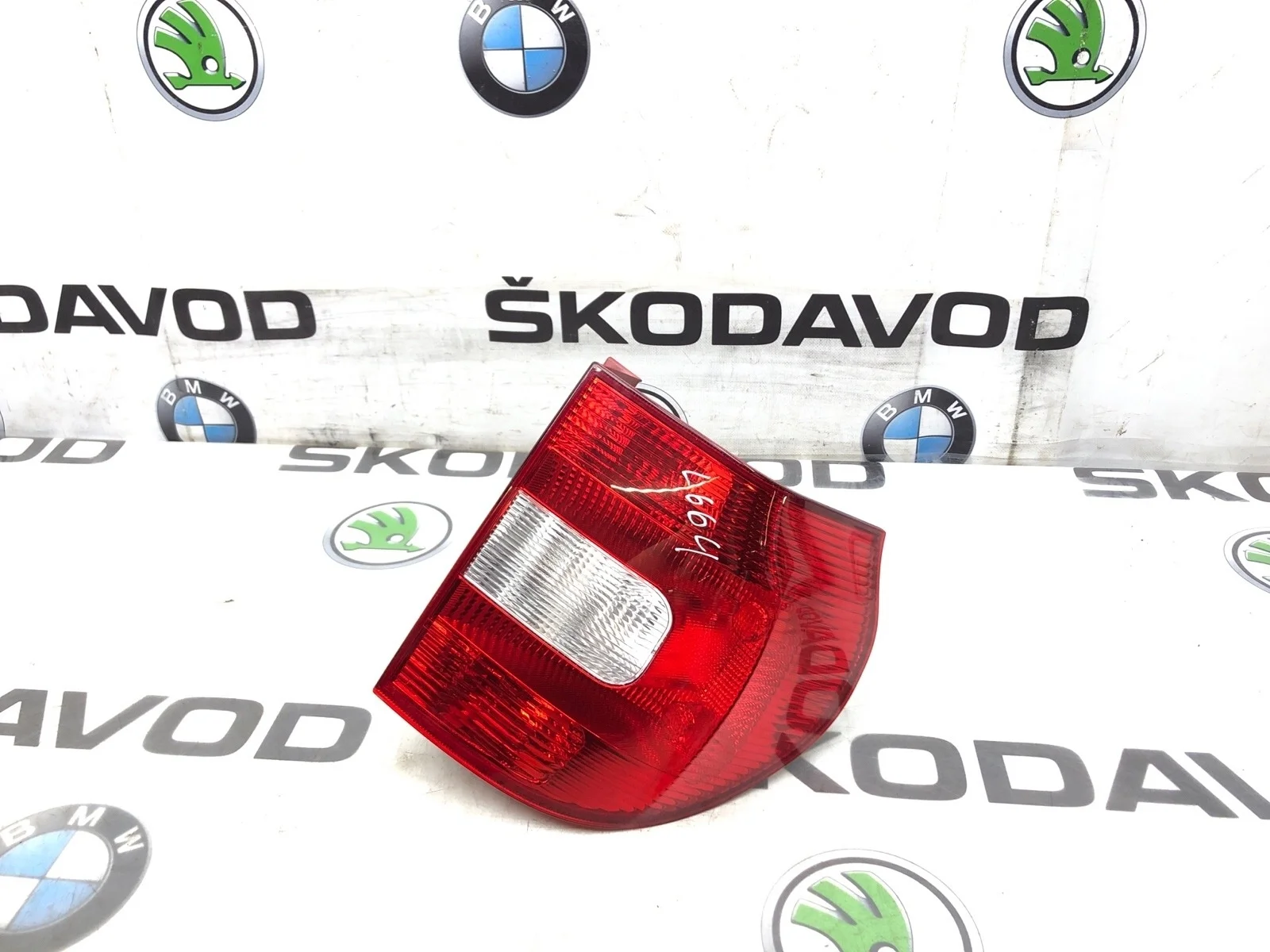 Фонарь Skoda Yeti 2011 5L0945112 5L 1.8 CDAB, задний правый