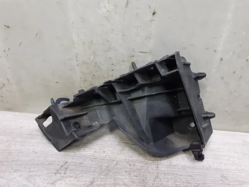 Кронштейн бампера Audi Q5 8R0807284C 8R 2.0T CNC, передний правый
