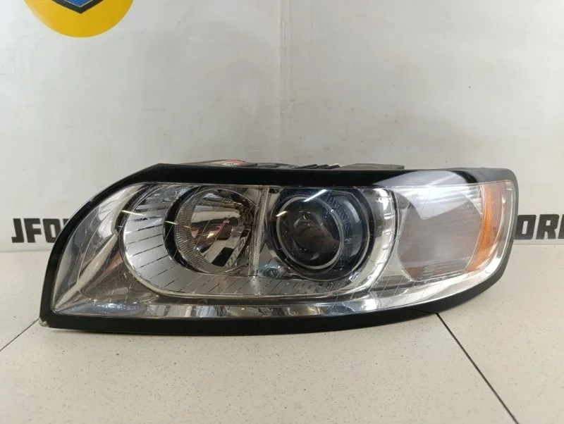 Фара Volvo V50 2011 MW84