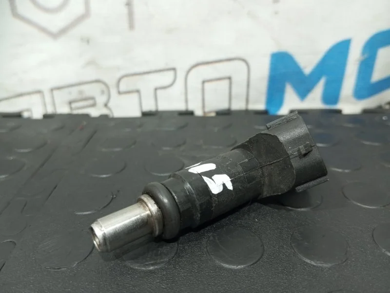 Форсунка топливная Audi A4 Iii 4F2 ALT