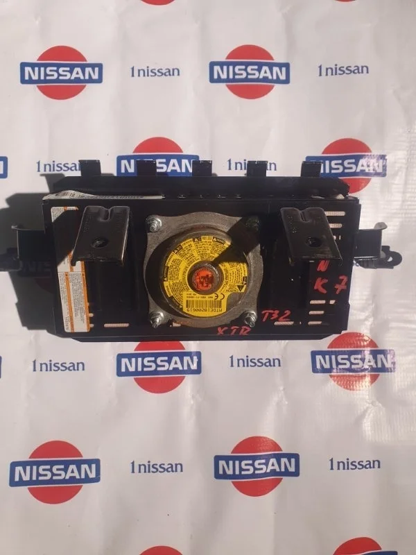 Подушка безопасности пассажира Nissan X Trail 2015 K85154CM0A T32 R9M, передняя