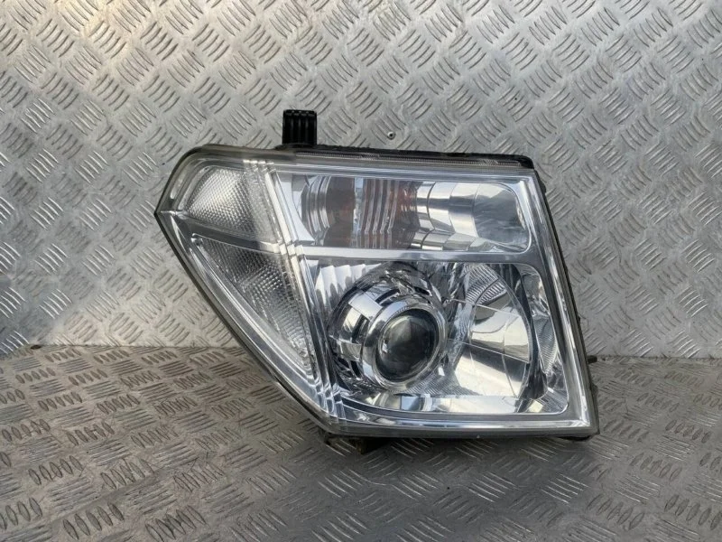 Фара правая Nissan Pathfinder (R51M) 2004-2013 2008 Внедорожник