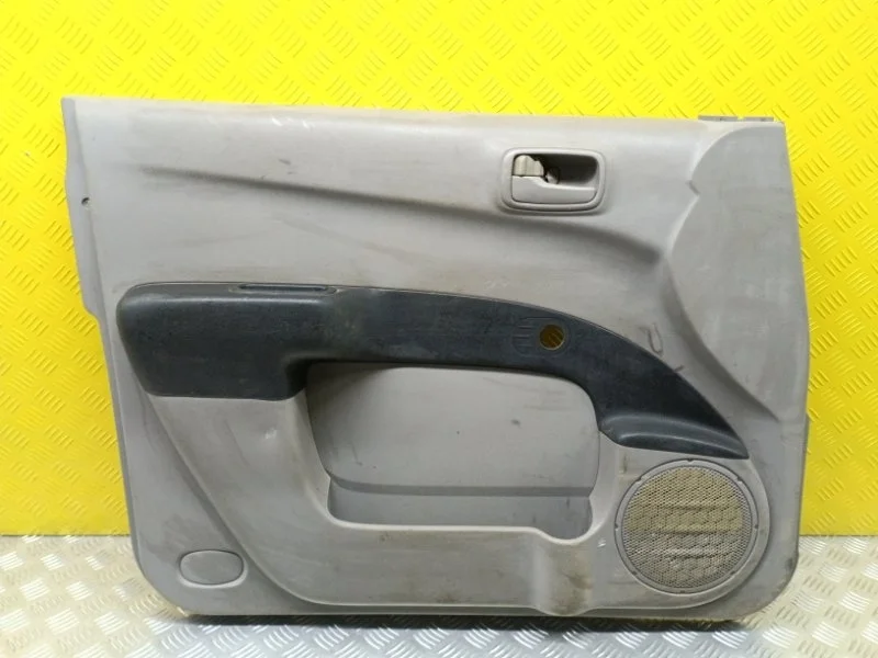 Обшивка двери передняя левая Mitsubishi L200 (2006-2015) 2007