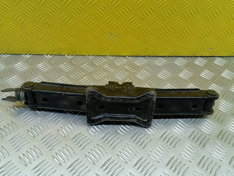 Домкрат Nissan Pathfinder (R51M) 2004-2013 2010