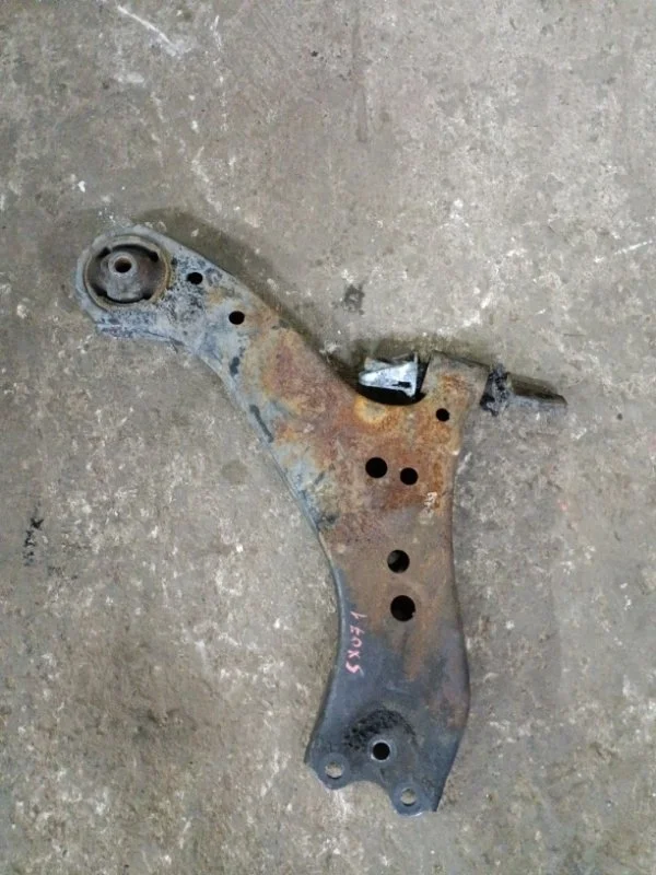 Рычаг передний нижний правый Toyota Rav 4 (Xa50) (2018-Н.в.) 2023 4806842070 2.5 I A25AFXS