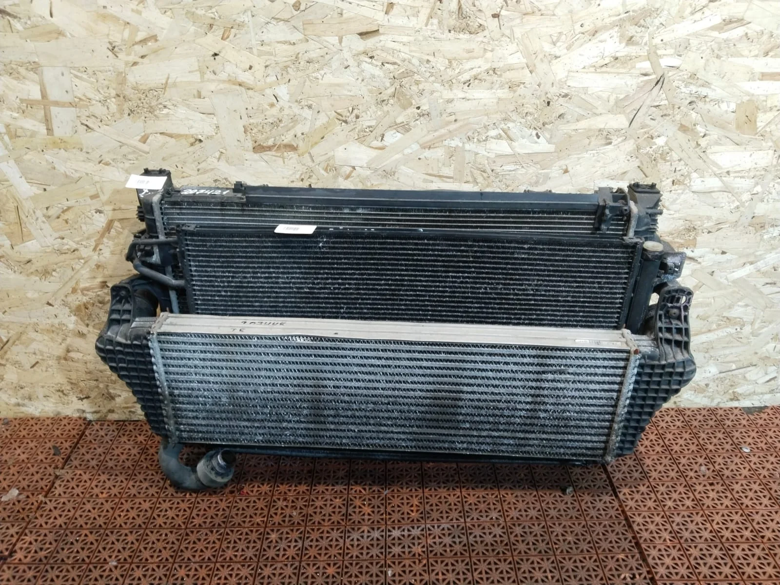 Интеркулер VOLKSWAGEN TRANSPORTER T5 2010- б/у TRANSPORTER T5(2003-2015)
