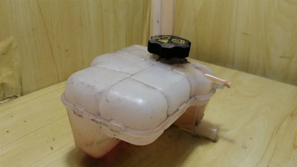 Бачок расширительный