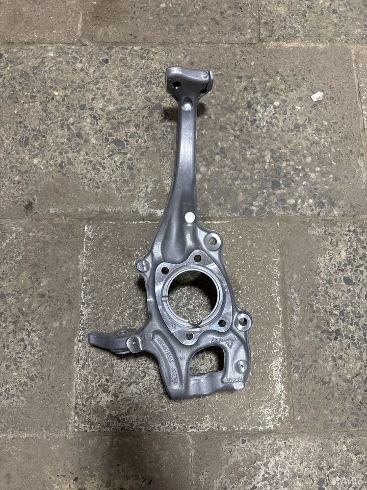 Поворотный кулак передний левый vag