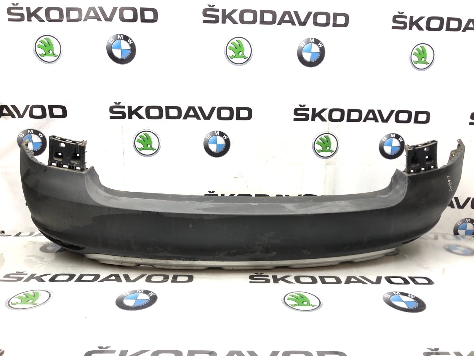 Бампер Skoda Yeti 2011 5L6807421 5L 1.8 CDAB, задний