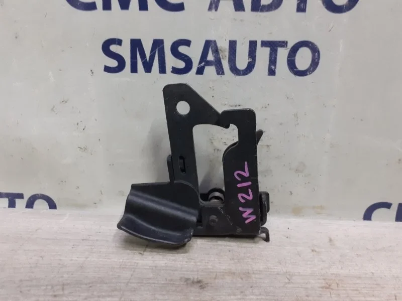 Крюк капота Mercedes-Benz E-Class A2128800064 W212