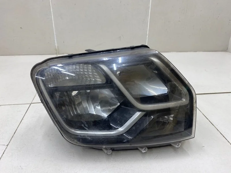 Фара правая Renault Duster 1