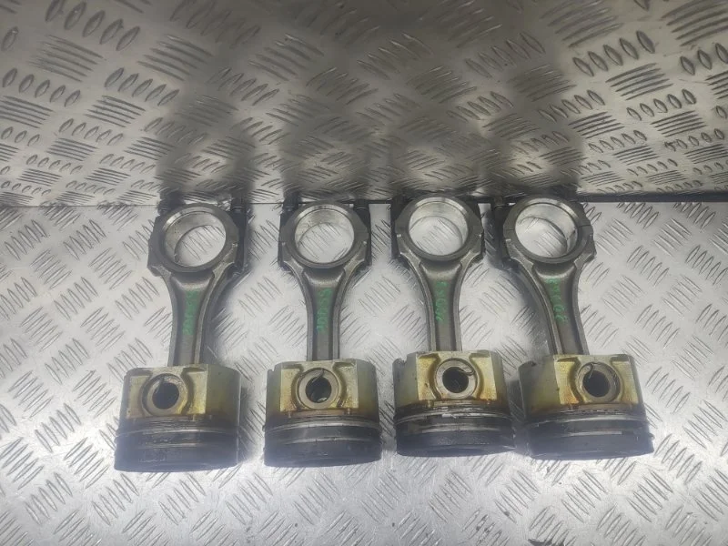 Поршень шатун Nissan Patrol 121002W201 Y61 ZD30DDTI