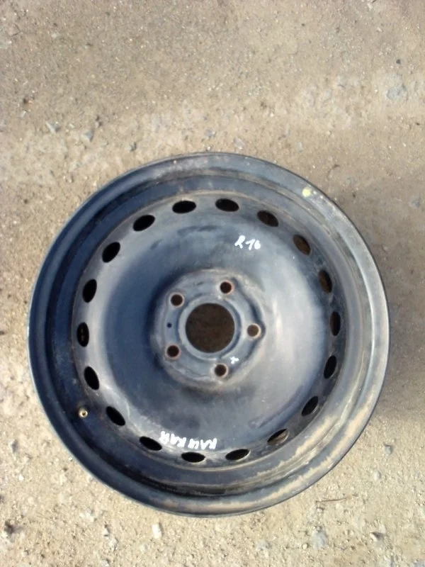 Диск штампованный Nissan Qashqai 40300JD077 J10
