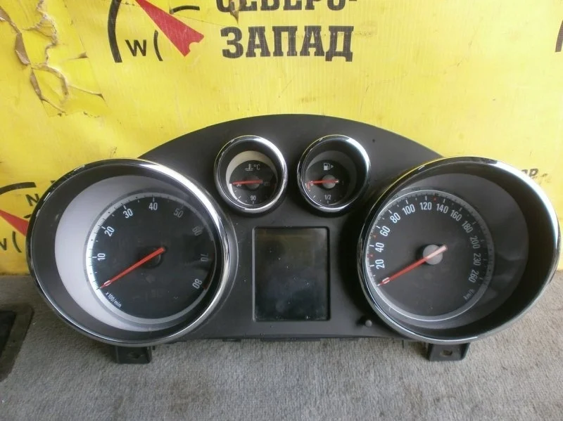 Панель приборов Opel Astra J