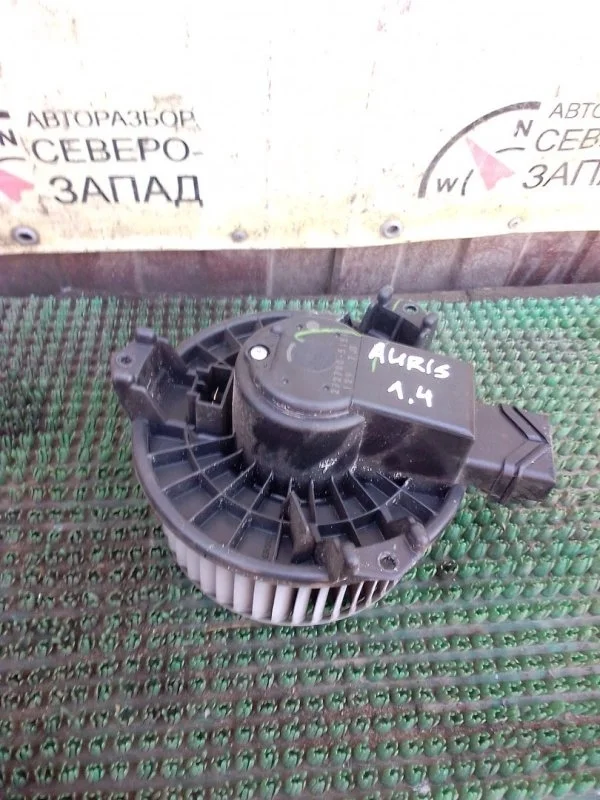 Моторчик печки Toyota Auris ZRE151
