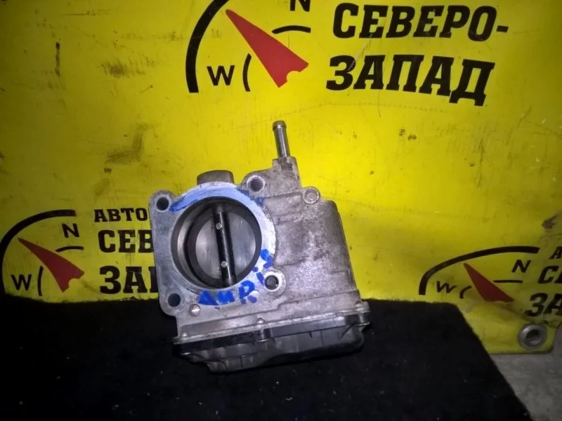 Дроссельная заслонка Toyota Auris 2203037010 ZRE151 1ZR
