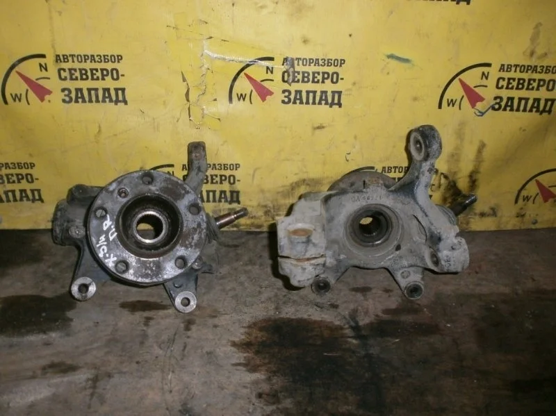 Поворотный кулак Bmw X3 31213412020 E83 N52B30, передний правый