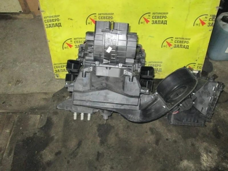 Корпус печки BMW X5 E70