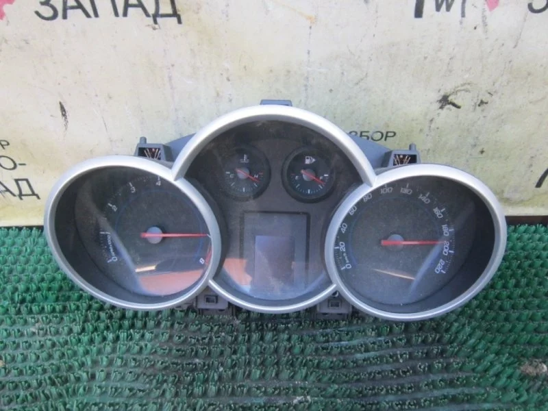 Панель приборов Chevrolet Cruze 95472850 J300