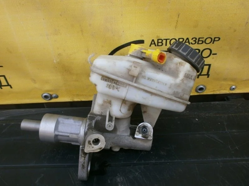 Главный тормозной цилиндр Chevrolet Cruze 2008 13286444 J300 Z18XER