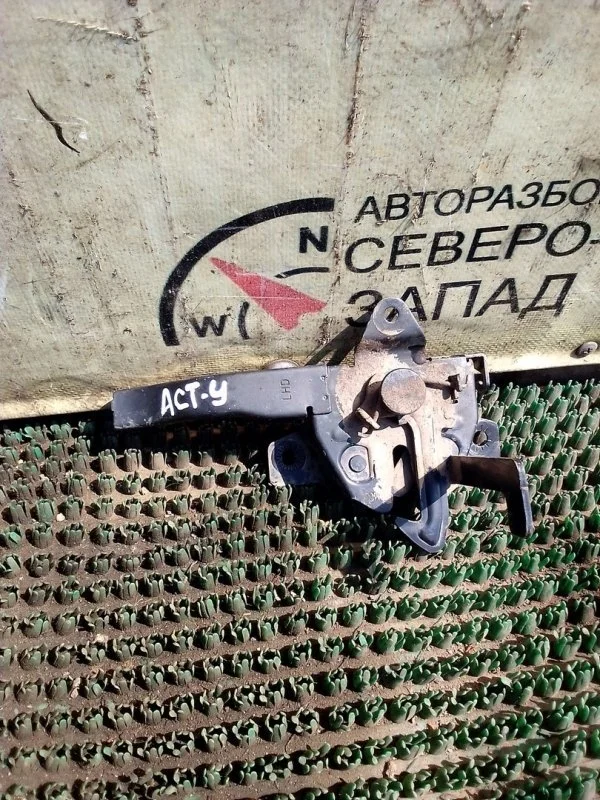 Замок капота Ssangyong Actyon 2013 7111034200 CK D20DT