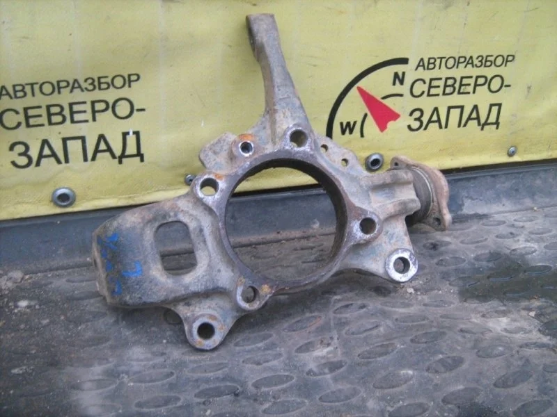 Кулак поворотный Mitsubishi L200 KB4T