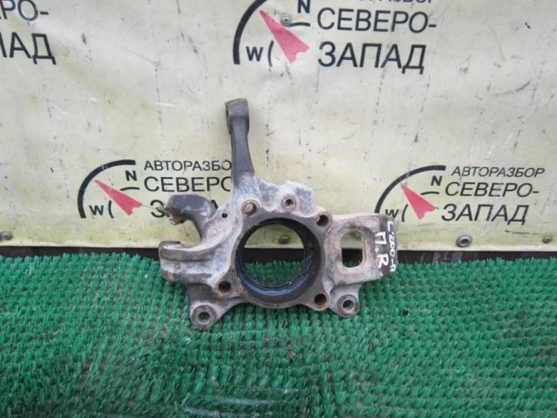 Кулак поворотный Mitsubishi L200 KB4T
