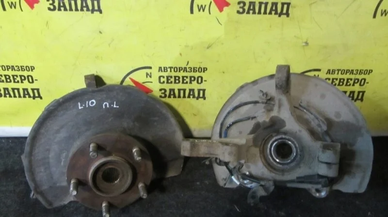 Кулак поворотный Mitsubishi Lancer 3870A012 CY3A 4B10, передний правый