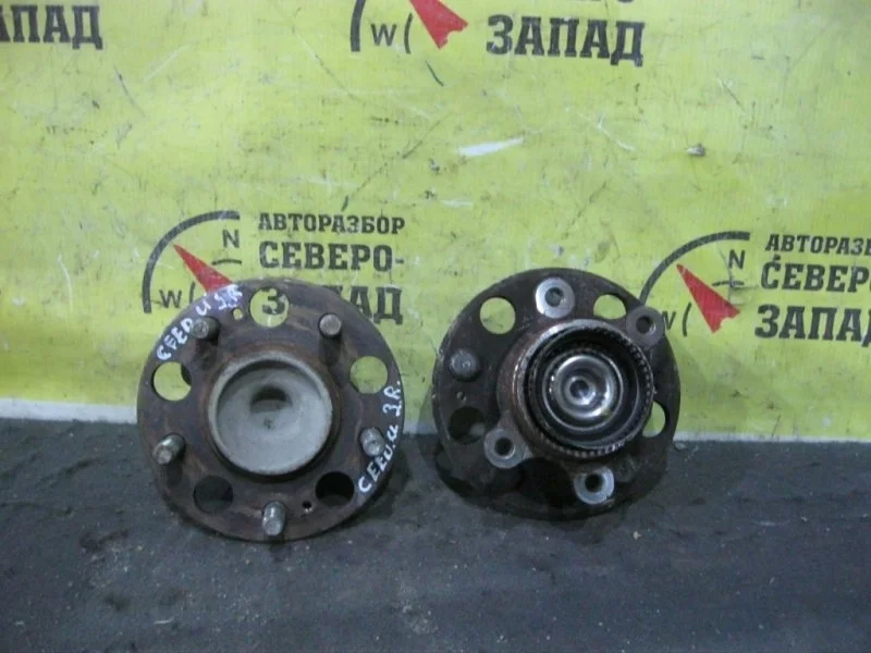 Ступица Kia Ceed 527302H000 ED G4FA, задняя
