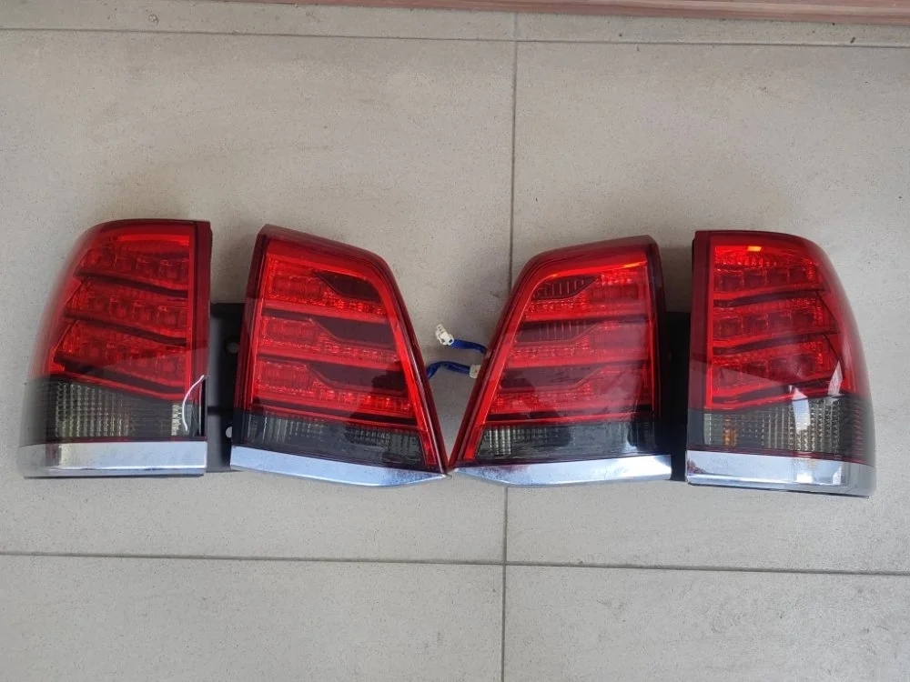 Фонарь Toyota Land Cruiser VDJ200