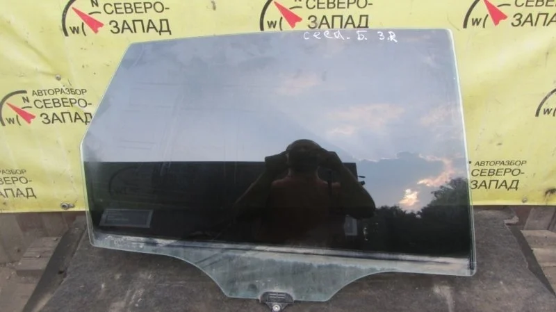 Стекло Kia Ceed