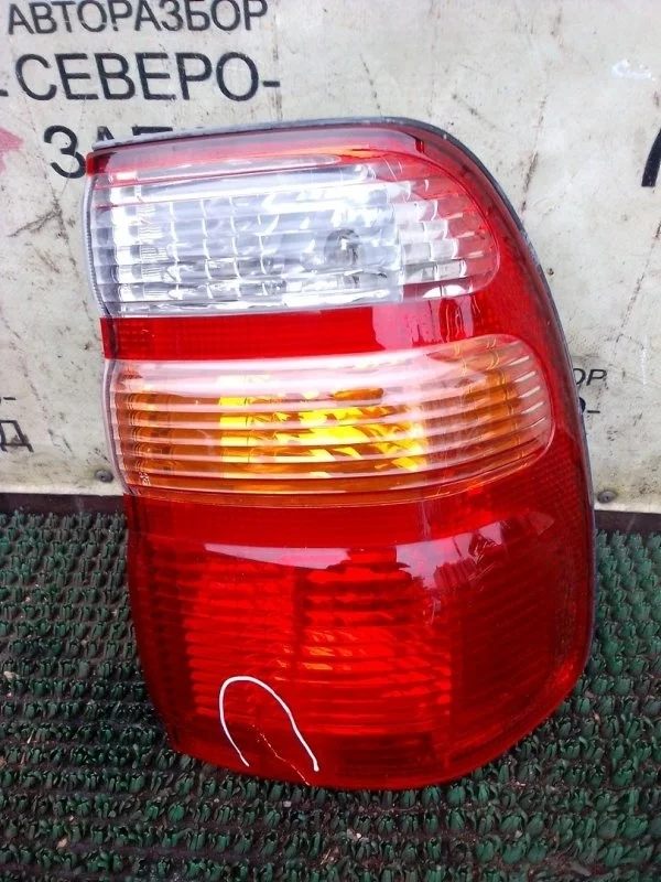 Фонарь Toyota Land Cruiser 100 HDJ100