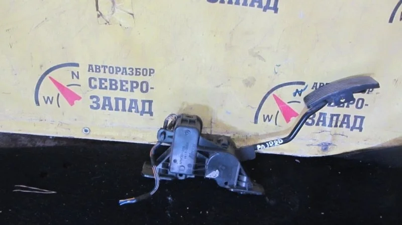 Педаль газа Mitsubishi Pajero Sport MR992933 KH 4D56U