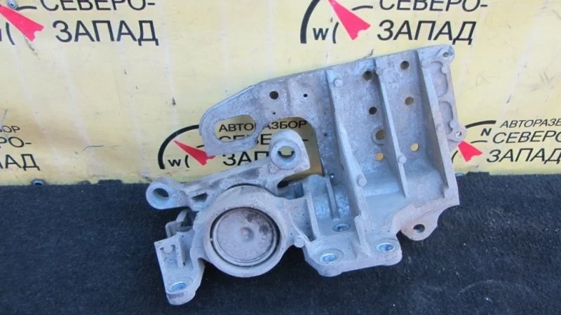 Подушка Nissan Qashqai 11220JD700 J10 MR20, левая