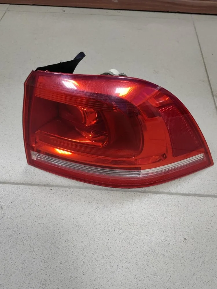 Фонарь наружний Volkswagen Touareg 7P5