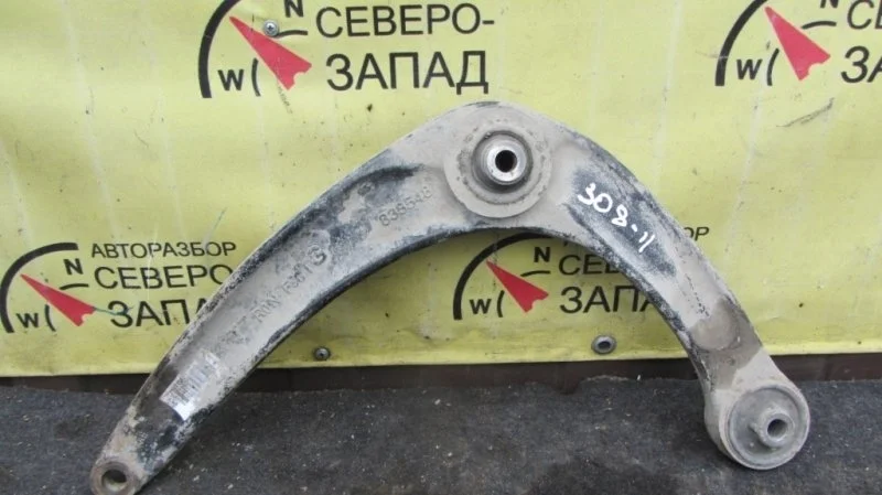 Рычаг Peugeot 308 3520V2 4A/C EP6, передний левый