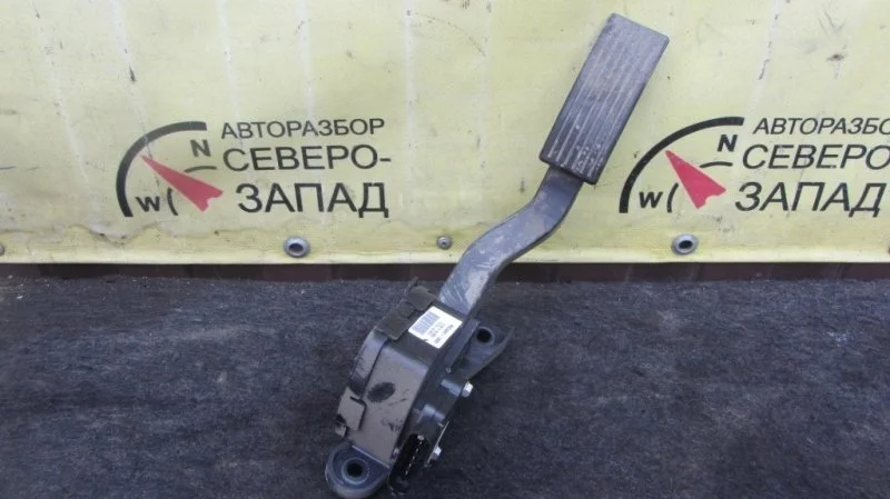 Педаль газа Kia Rio 327001J600 QB G4FC