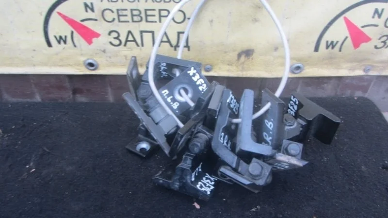 Петля дверная Bmw X3 41527200243 F25 N47D20C, задняя левая