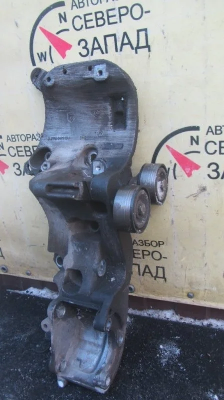 Кронштейн Renault Logan 8200941114 L8 K7M