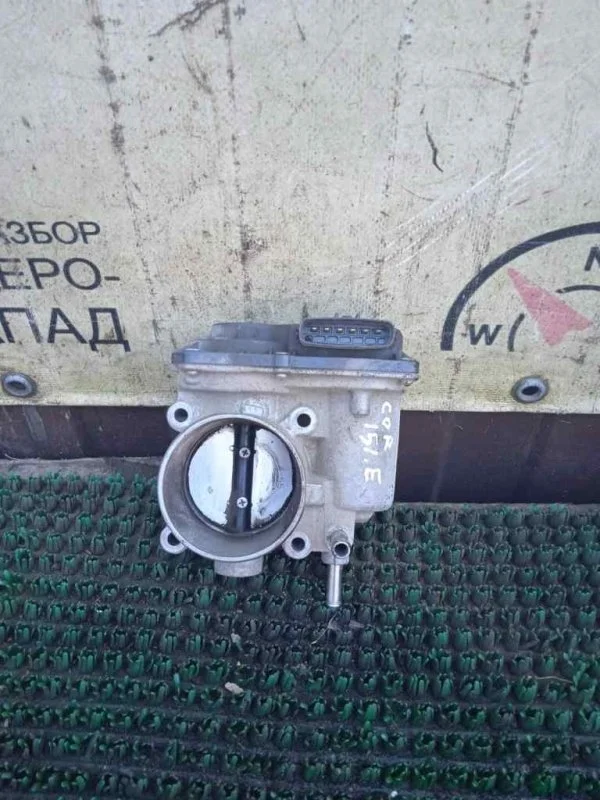 Дроссельная заслонка Toyota Corolla ZRE151