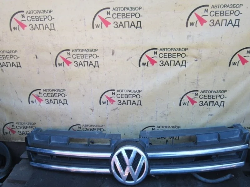 Решетка радиатора Volkswagen Touareg 7P5