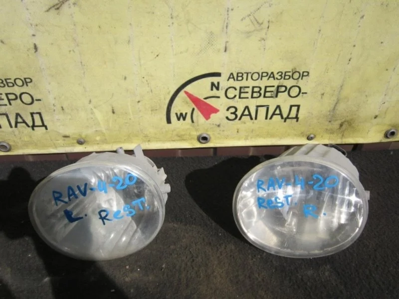Фара Toyota Rav4 ACA21