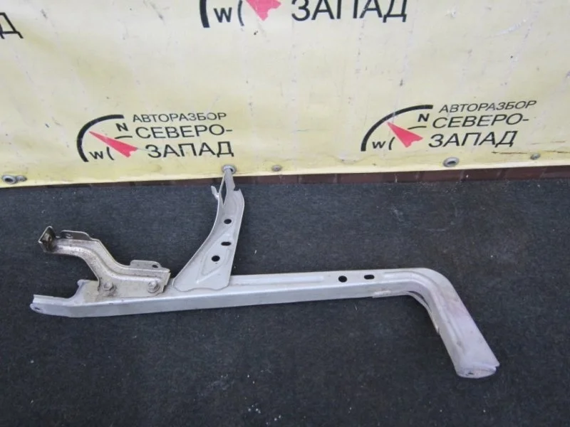 Кронштейн Toyota Avensis 5320805010 AZT250 1AZ