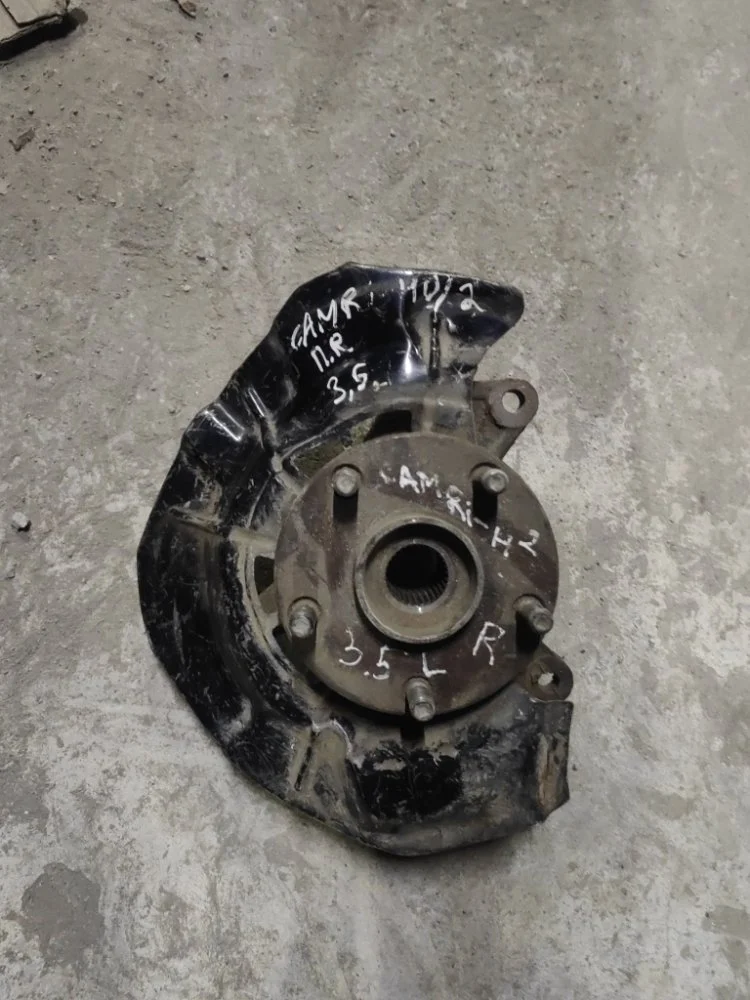 Кулак поворотный Toyota Camry GSV40