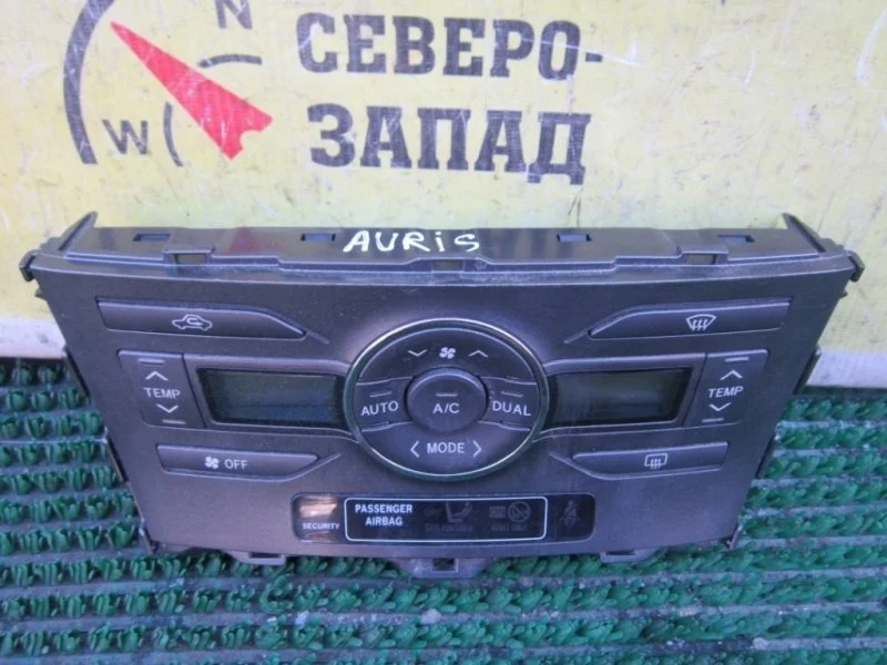 Блок управления климат-контролем Toyota Auris ZRE151