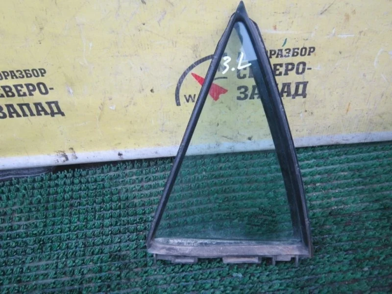 Форточка двери Toyota Auris 6812402170 ZRE151 1ZR, задняя левая
