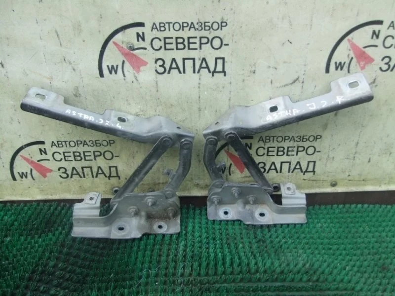 Петля капота Opel Astra 20879203 J, правая